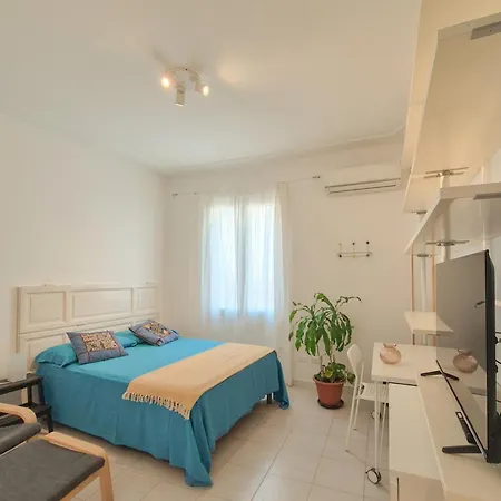 Quiet, Cozy Flat Near Citycenter アパート ローマ